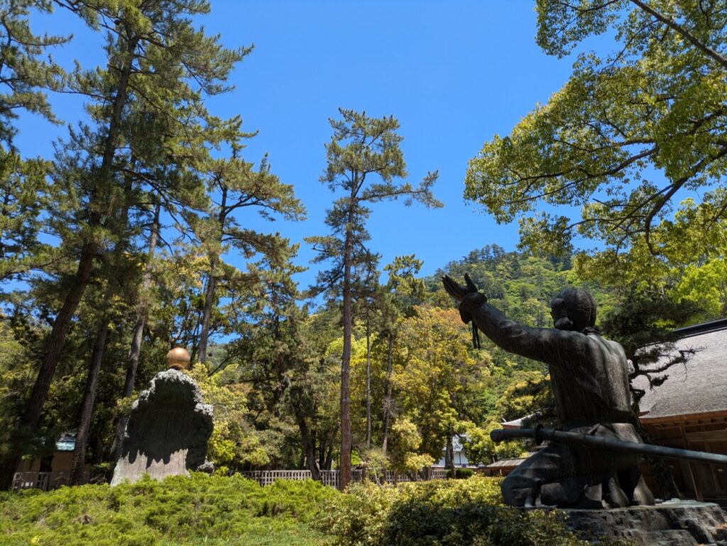 出雲大社　オブジェ　大国主