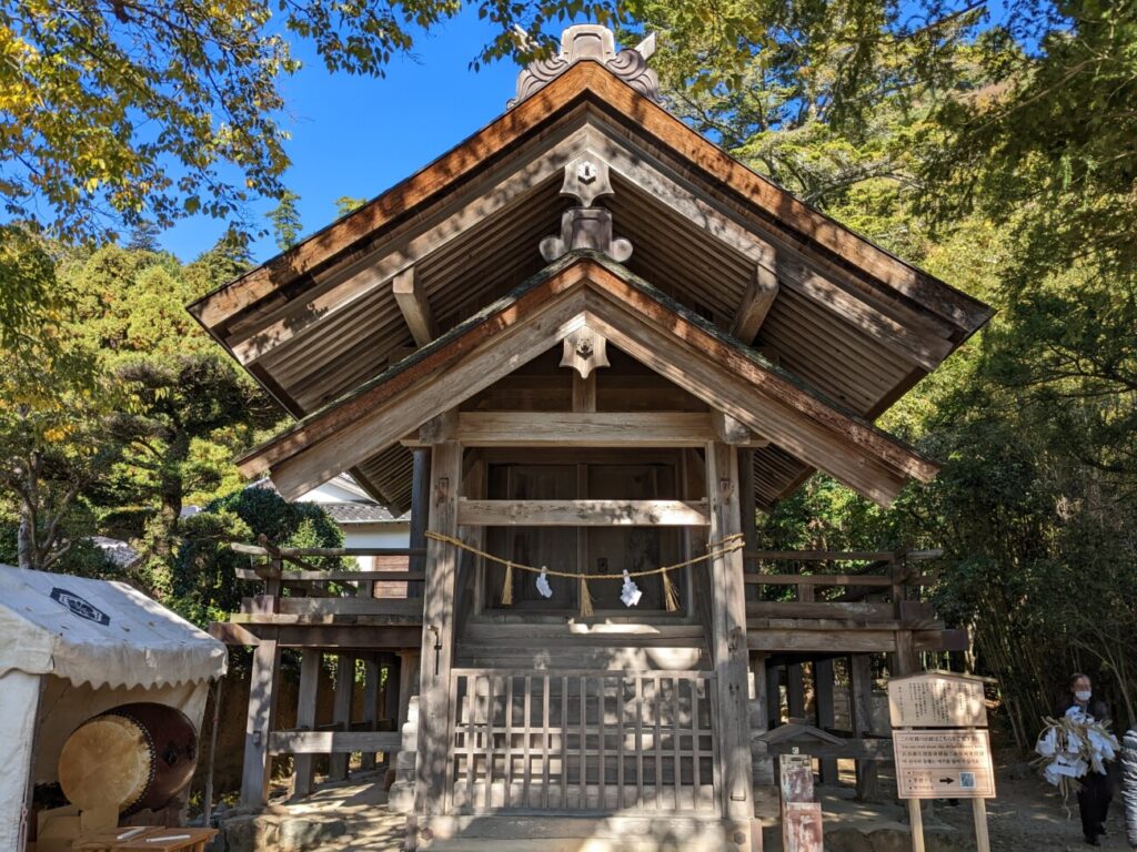 命主社　本殿