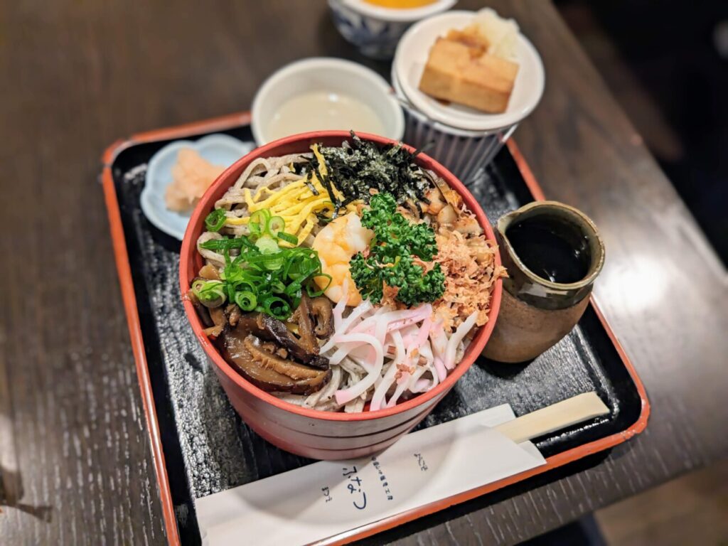 ふなつ　割子そば