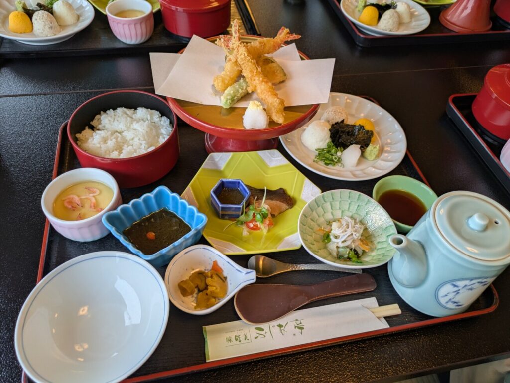 味皆美 ふじな亭　鯛めし