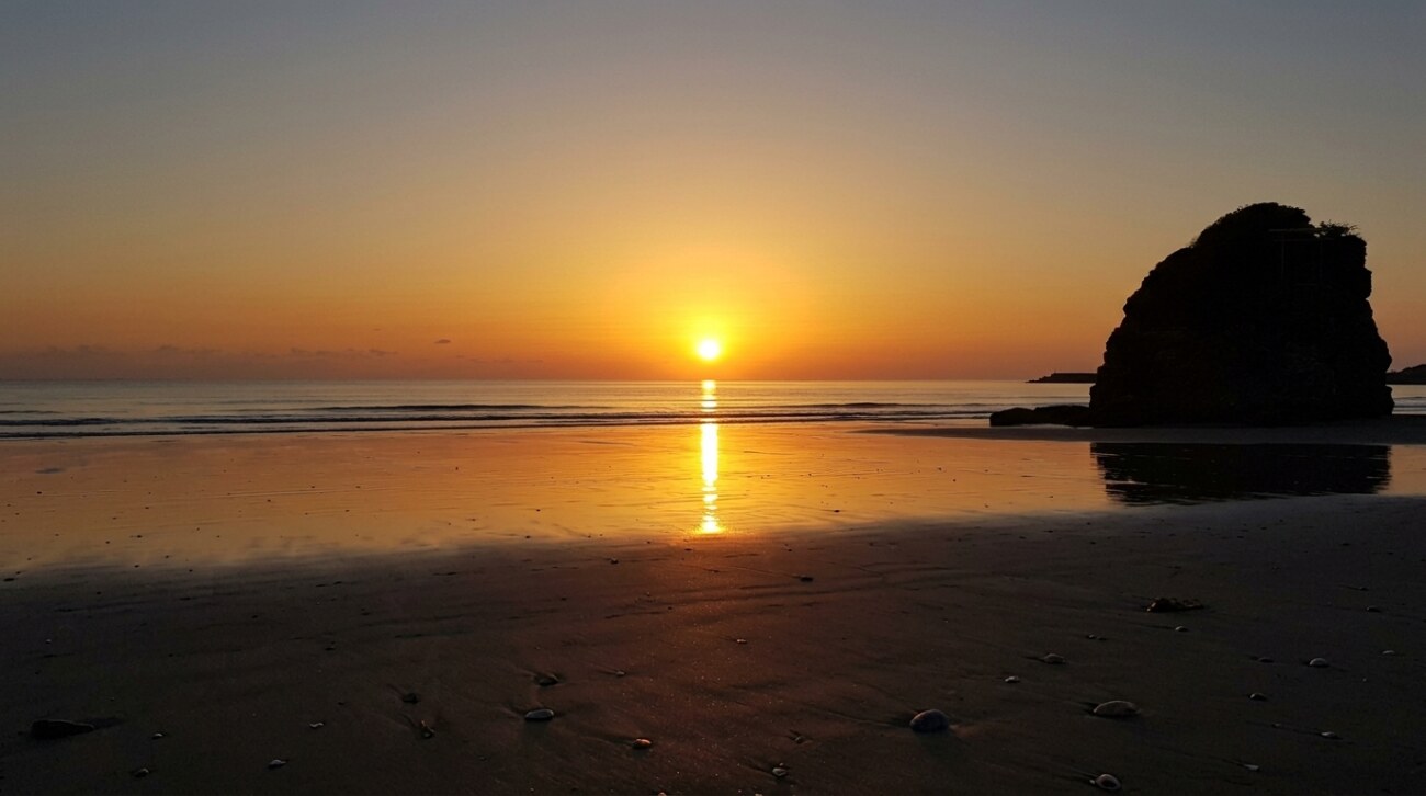 稲佐の浜 弁天島 夕日