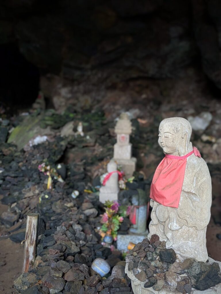 加賀の潜戸 賽の河原