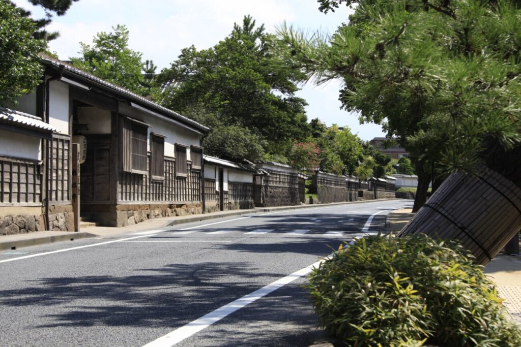 塩見縄手　武家屋敷