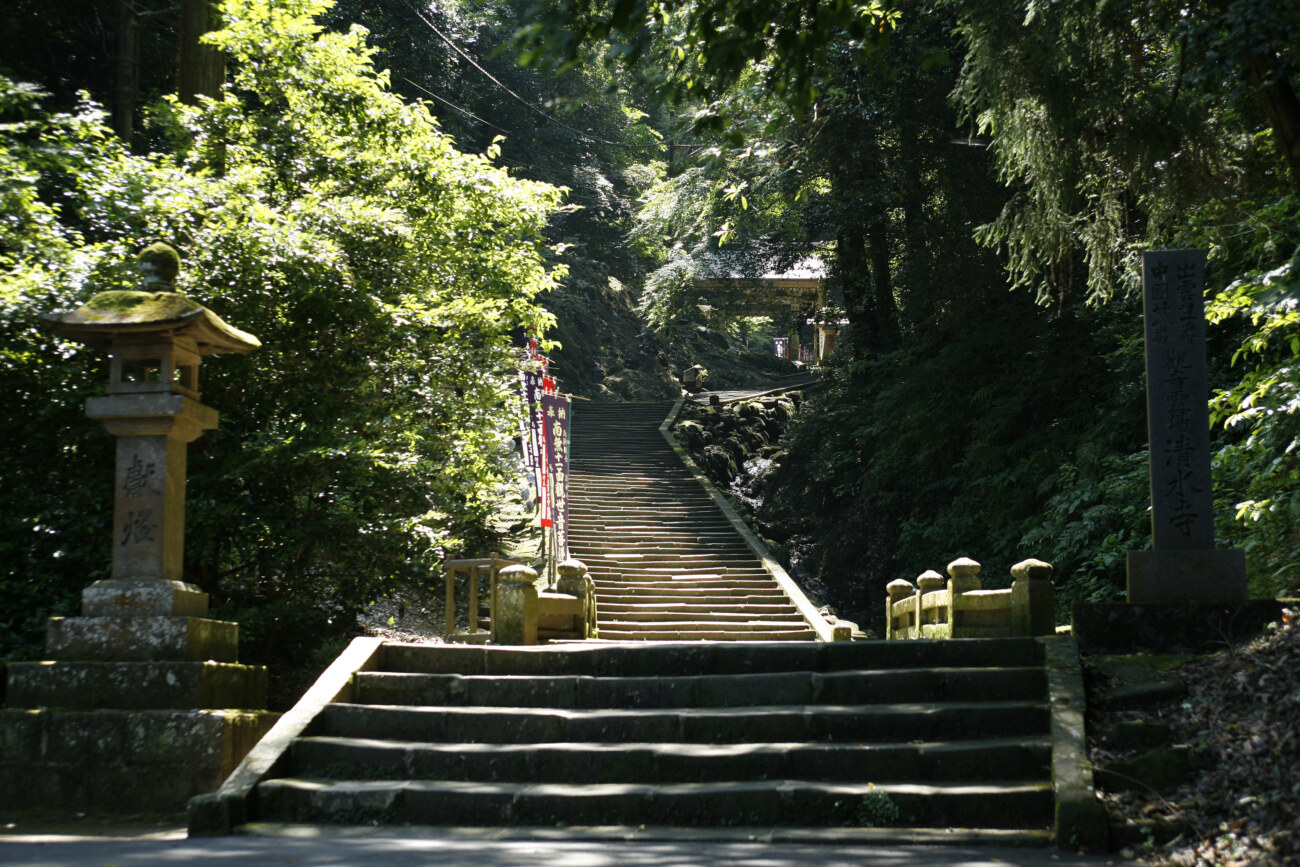 清水寺の参道と石段